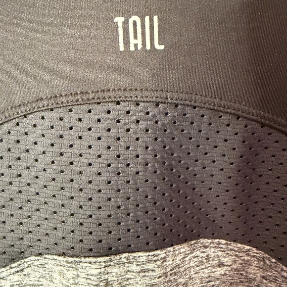 Extraordinary TAIL Women's Gray and Black Tennis XXL Jacket and XL Pants - Picture 8 of 8